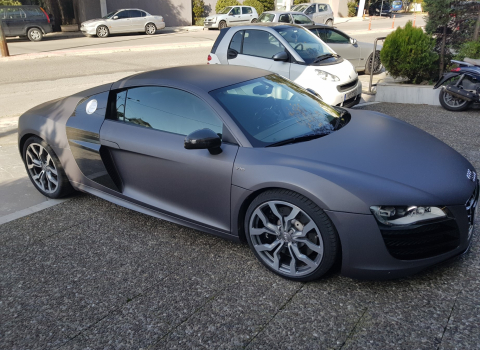 Audi R8. Dension GateWay Bluetooth.