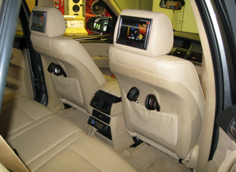 Bmw X5 (E70). Rear Car Multimedia.