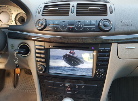 Mercedes W211. Car Cinema Android Digital IQ.
