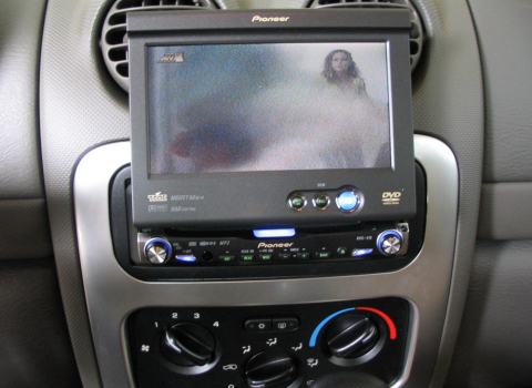 Cherokee 3 7 Car Cinema Pioneer AVIC XR1R.