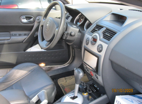 Renault Megane. Car Cinema Navigation kenwood DDX8024BT-Navibox.