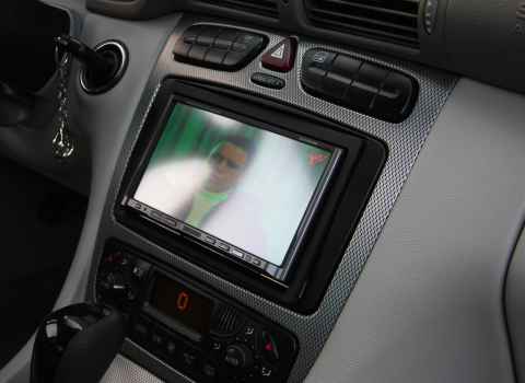 Mercedes C 200. Car Cinema - Navigation Kenwood DDX-6029.