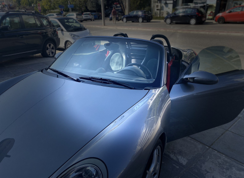 Porsche Boxter. Alpine iLX-W650BT