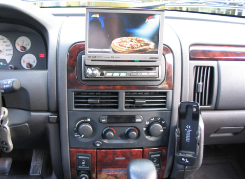 Grand Cherokee Car Cinema Alpine IVA D300R.