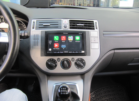 Ford Kuga, Pioneer AVH-X8600BT, Apple CarPlay.