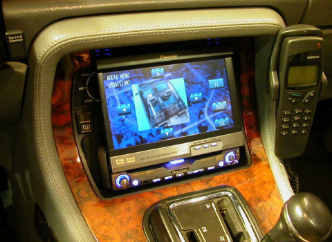 Jaguar Car Cinema Pioneer AVH P7500DVD.