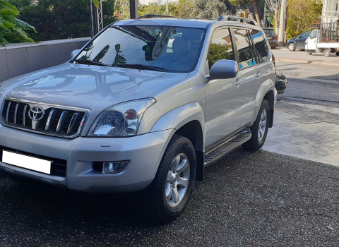Toyota Land Cruiser J 120. Car Cinema Tesla Style.