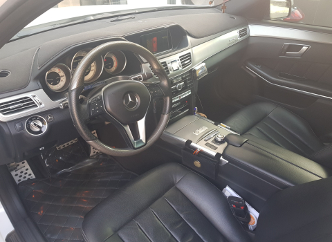 Mercedes E-220, W212 facelift. Car Cinema Multimedia.