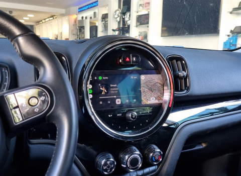 Mini Countryman S Model YW11 Series F60 Year 2019. Apple CarPlay.