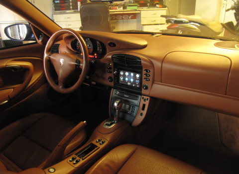 Porsche Carrera 4, Phonocar VM 056.