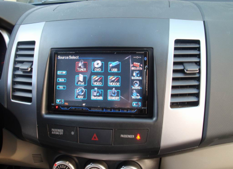 Citroen C-Crosser. Car Cinema Kenwood DDX8022BTY.