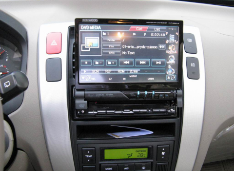 Hyundai Tucson Car Cinema Kenwood KVT 522DVD.