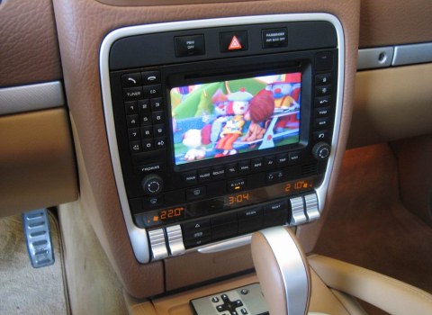 Porsche Cayenne. Tv Tuner Pioneer - Blinder - M40 X-Treme.