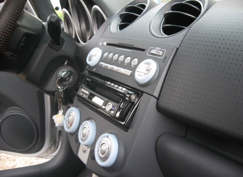 Mitsubishi Colt. Car Cinema Kenwood KVT-729DVD.