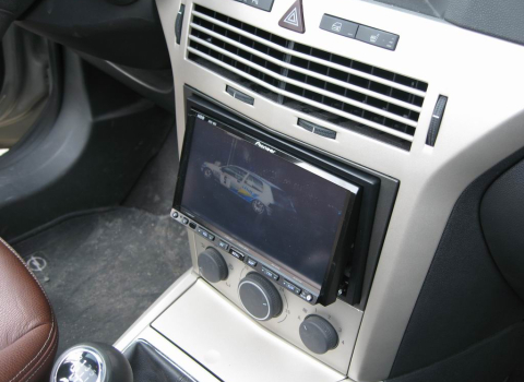 Opel Astra Cabrio. Car Cinema Navigation Pioneer Avic-HD3BT.