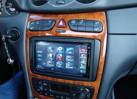 CLK 200 W209. Kenwood DDX8022BT - NaviBox - Destinator.