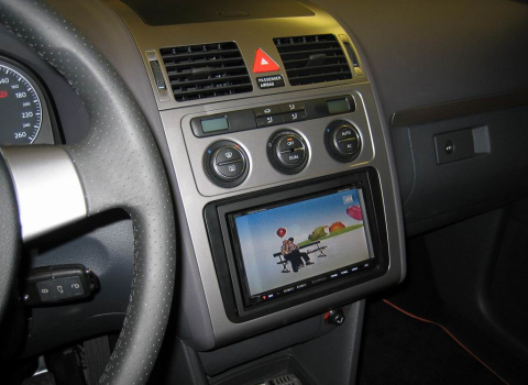 VW Cross Turan. Car Cinema Navigation Kenwood DNX7200