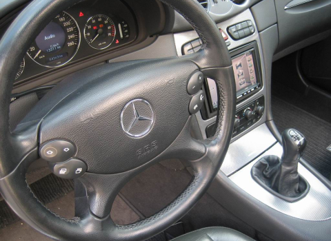 Mercedes CLK 200 W208. Kenwood DDX 7029.