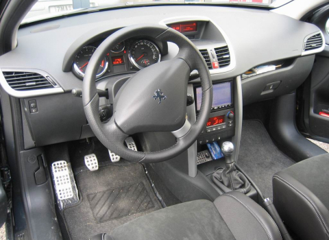 Peugeot 207 RC. Car Cinema Navigation Kenwood DNX7200.