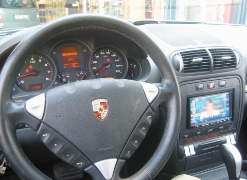 Porsche Cayenne. Car Cinema Navigation Kenwood DNX-7200.
