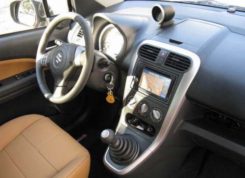 Suzuki Splash. Car Cinema Navigation Kenwood DNX8220BT.