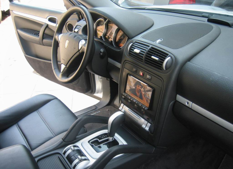 Porsche Cayenne S. Car Cinema Navigation Pioneer Avic-HD3BT.