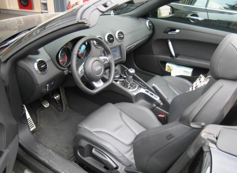 Audi TT. Car Cinema Navigation Kenwood DNX 7200.