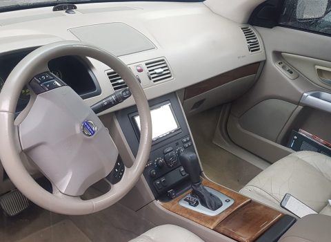 Volvo XC 90. Apple Car Play.Pioneer AVH-Z9200Dab.