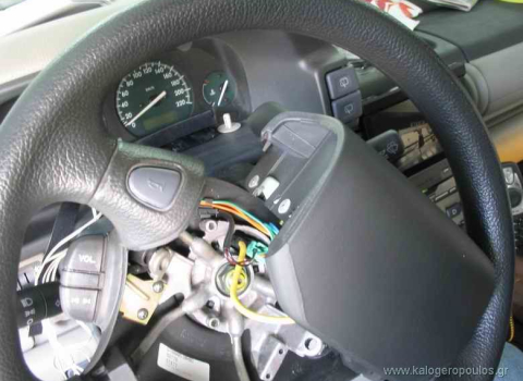 Land Rover Freelander. Car Cinema Pioneer AVH-P 6500DVD.