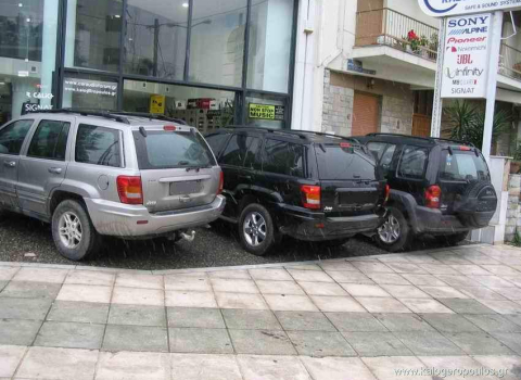 Grand Cherokee Car Cinema Pioneer AVH P6500DVD.