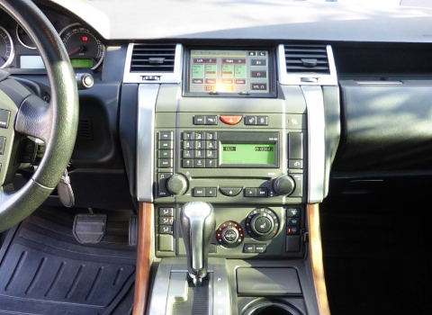 Car Multimedia σε Range Rover Sport.