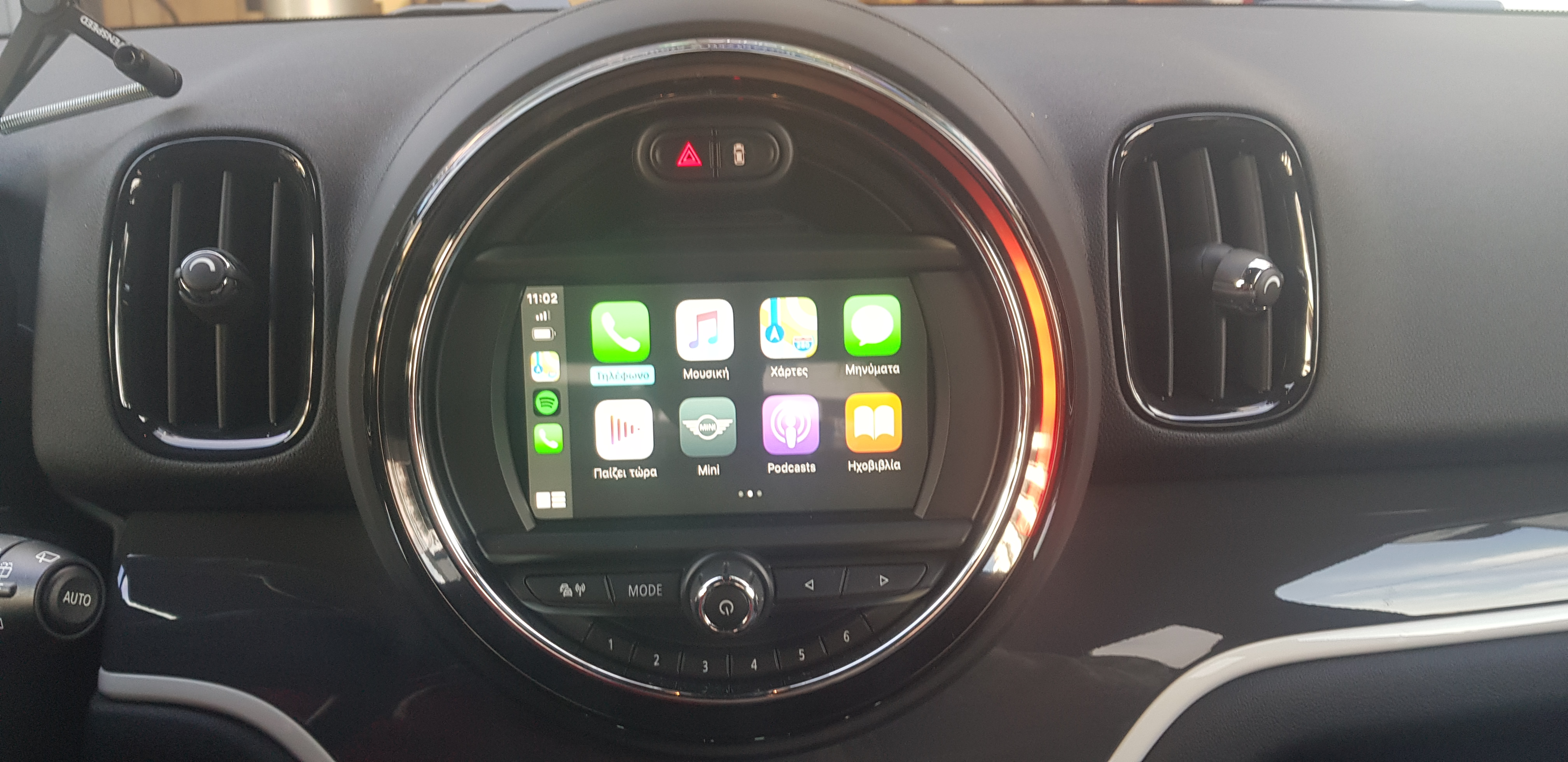Countryman S Model YW11 Series F60 Year 2019. Apple CarPlay.