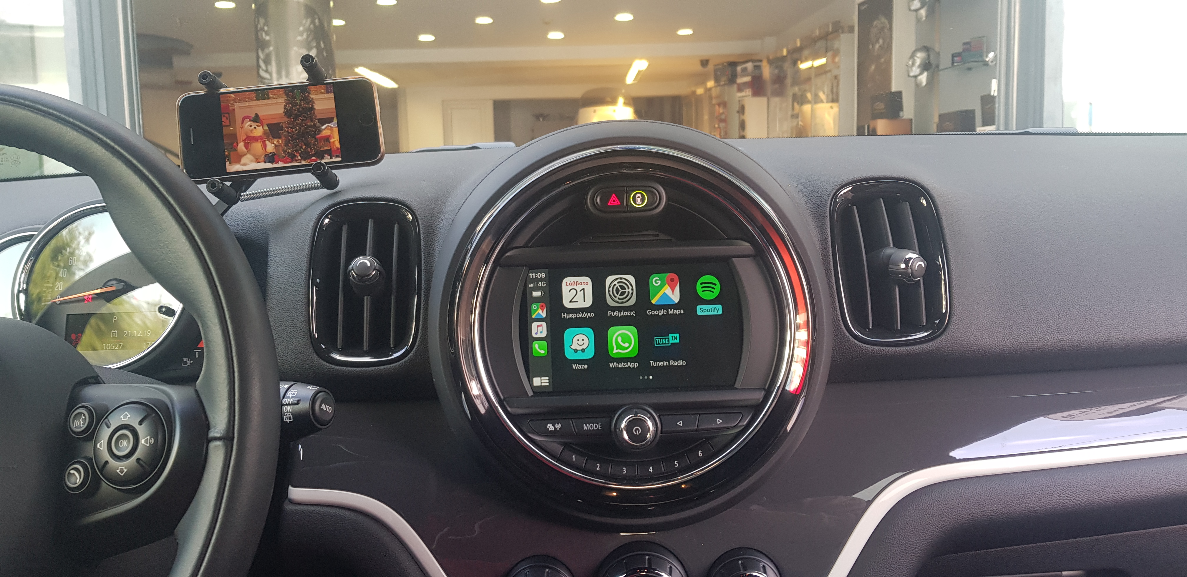 Countryman S Model YW11 Series F60 Year 2019. Apple CarPlay.