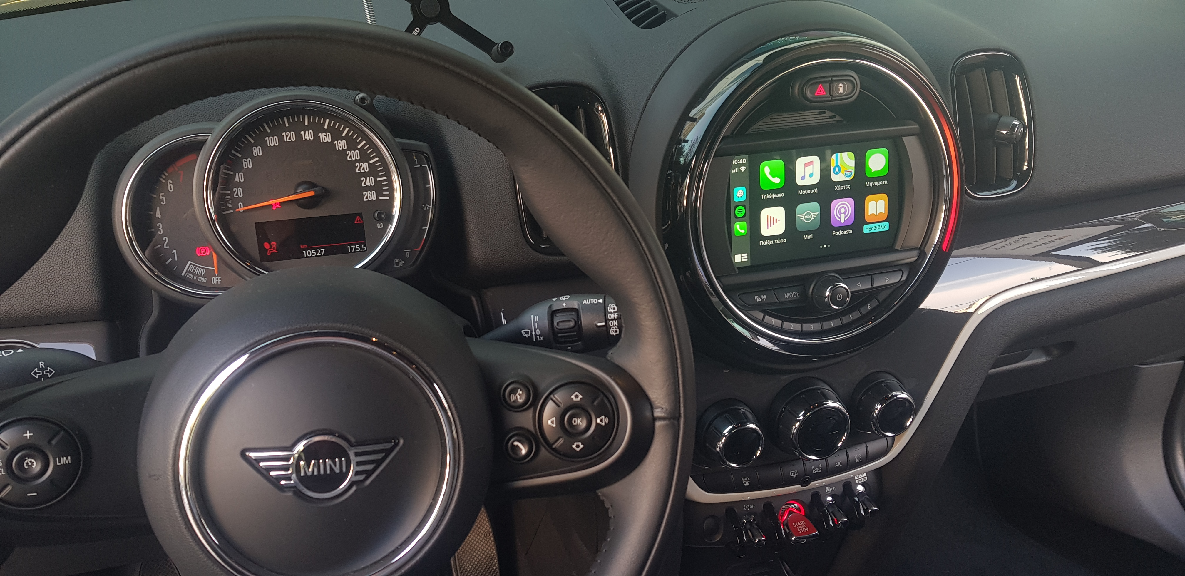 Countryman S Model YW11 Series F60 Year 2019. Apple CarPlay.