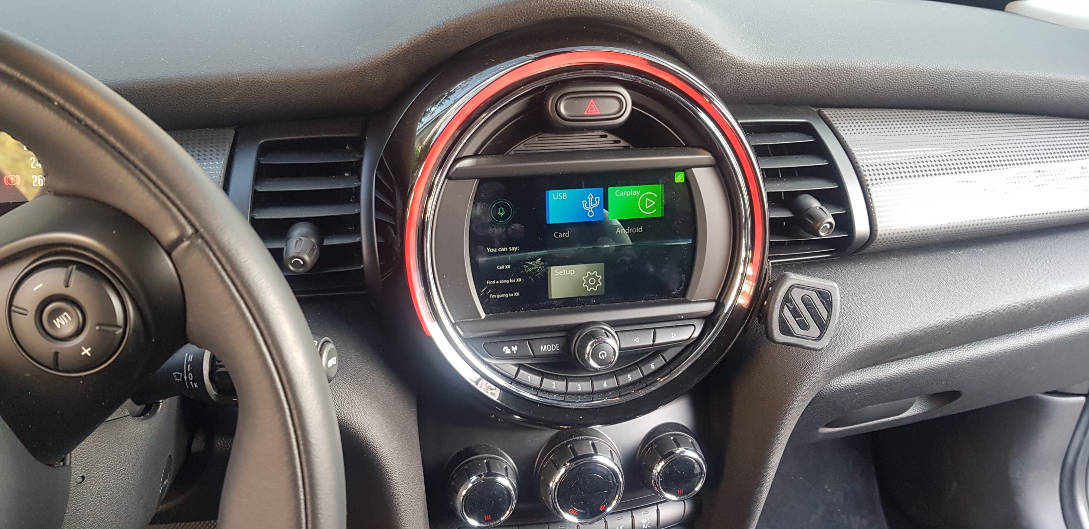 Mini Cooper F 56, Year 2019. Wireless Apple CarPlay.
