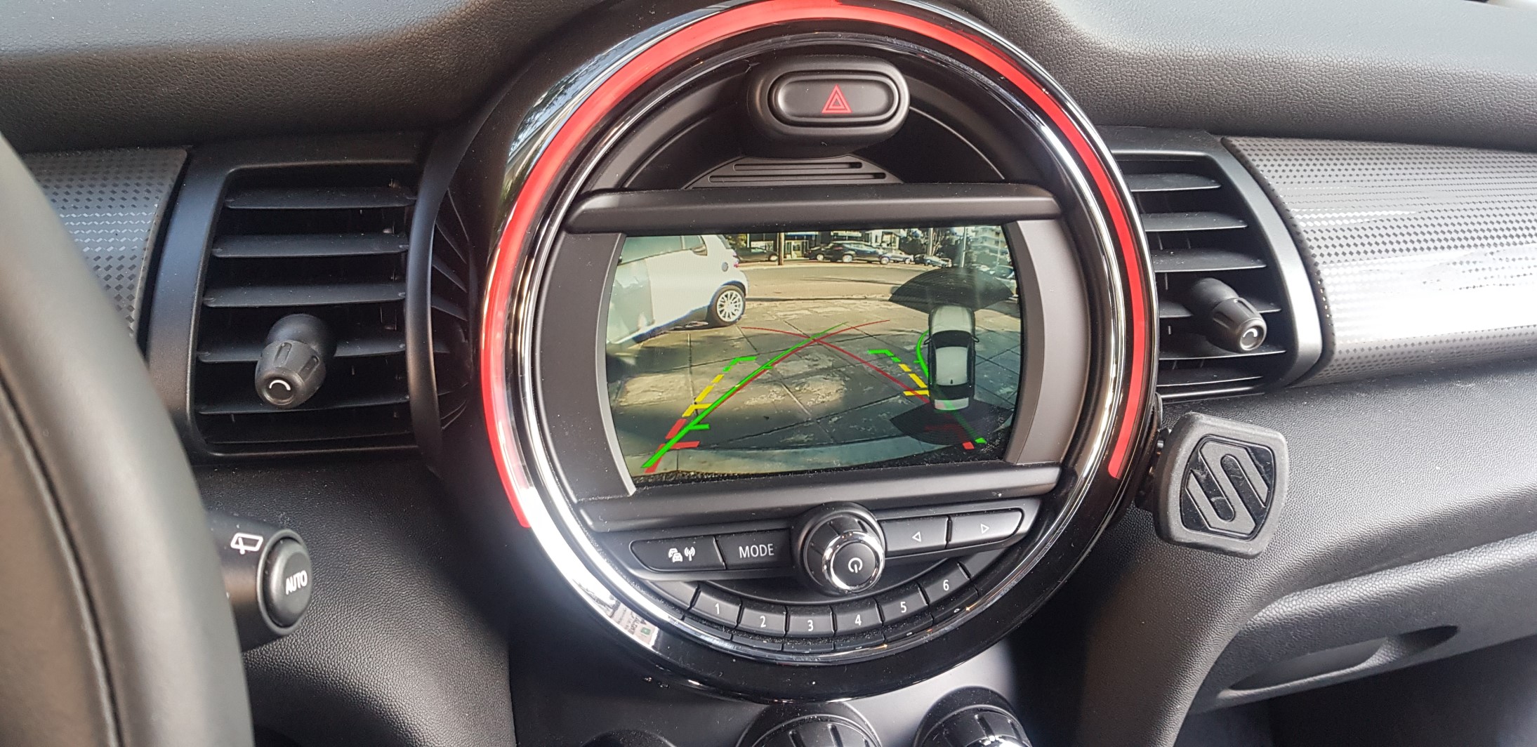 Mini Cooper F 56, Year 2019. Wireless Apple CarPlay.