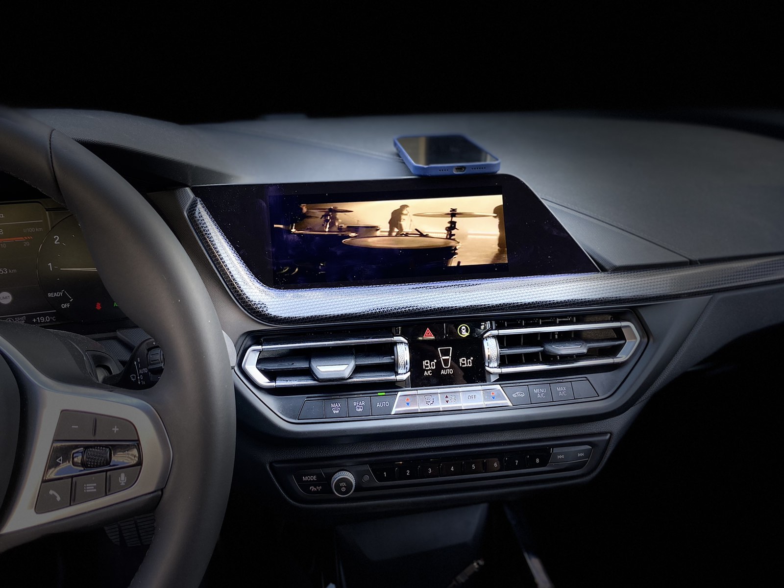 Wireless Apple Car Play, Android Auto, Unique Auto.