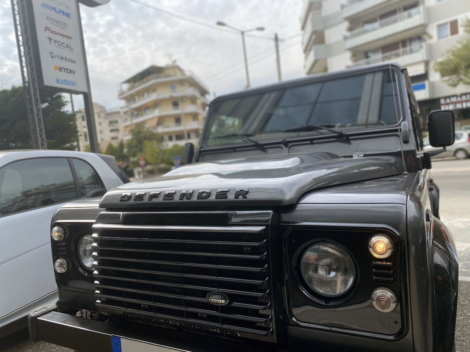 LandRover Defender. Radio/cd/Mp3 Alpine