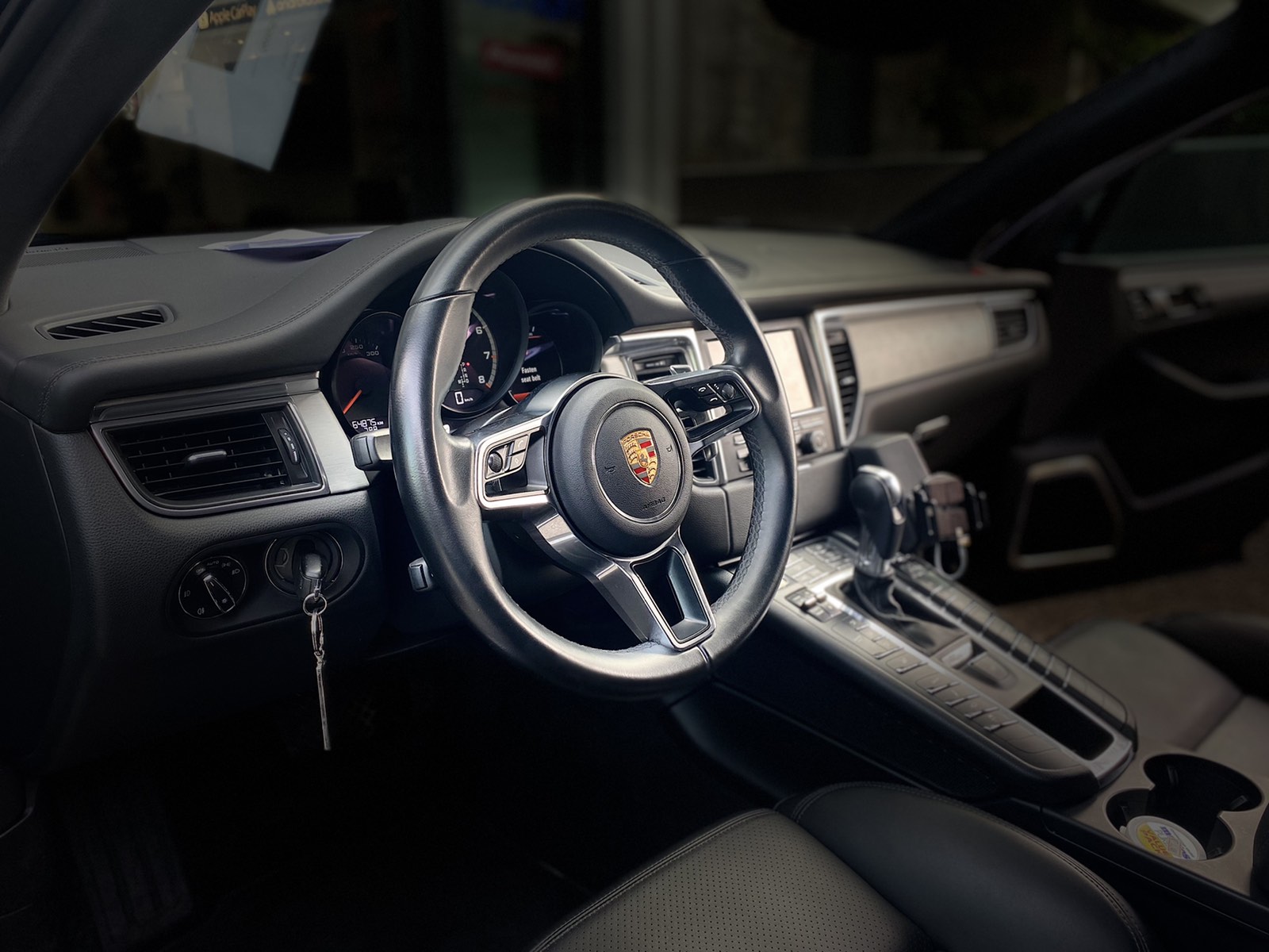 Porsche Macan Wireless Apple CarPlay/Android Auto, Unique Auto