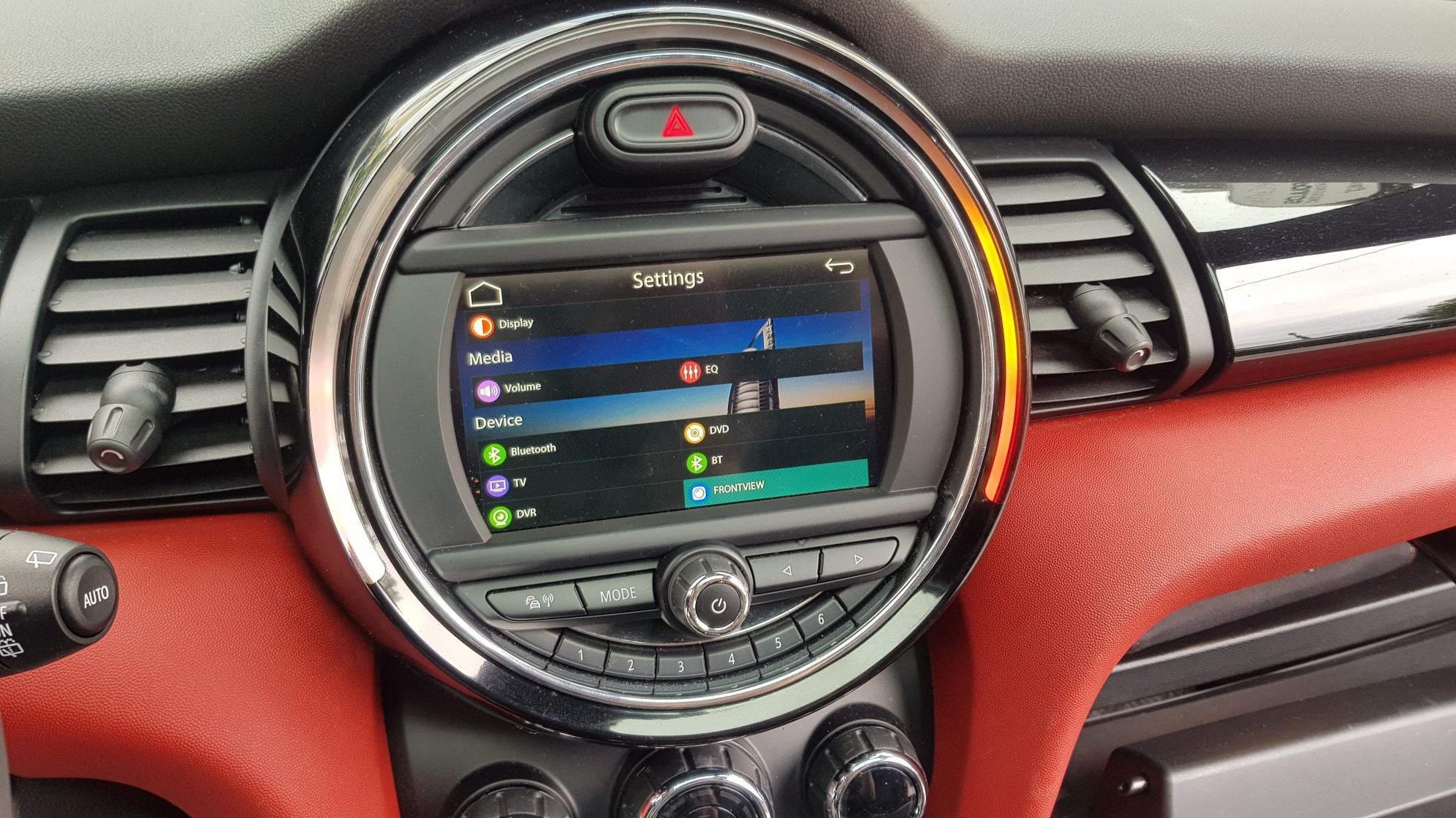 Mini Cooper F56. Wireless Apple Car Play, Android Auto, Media Player