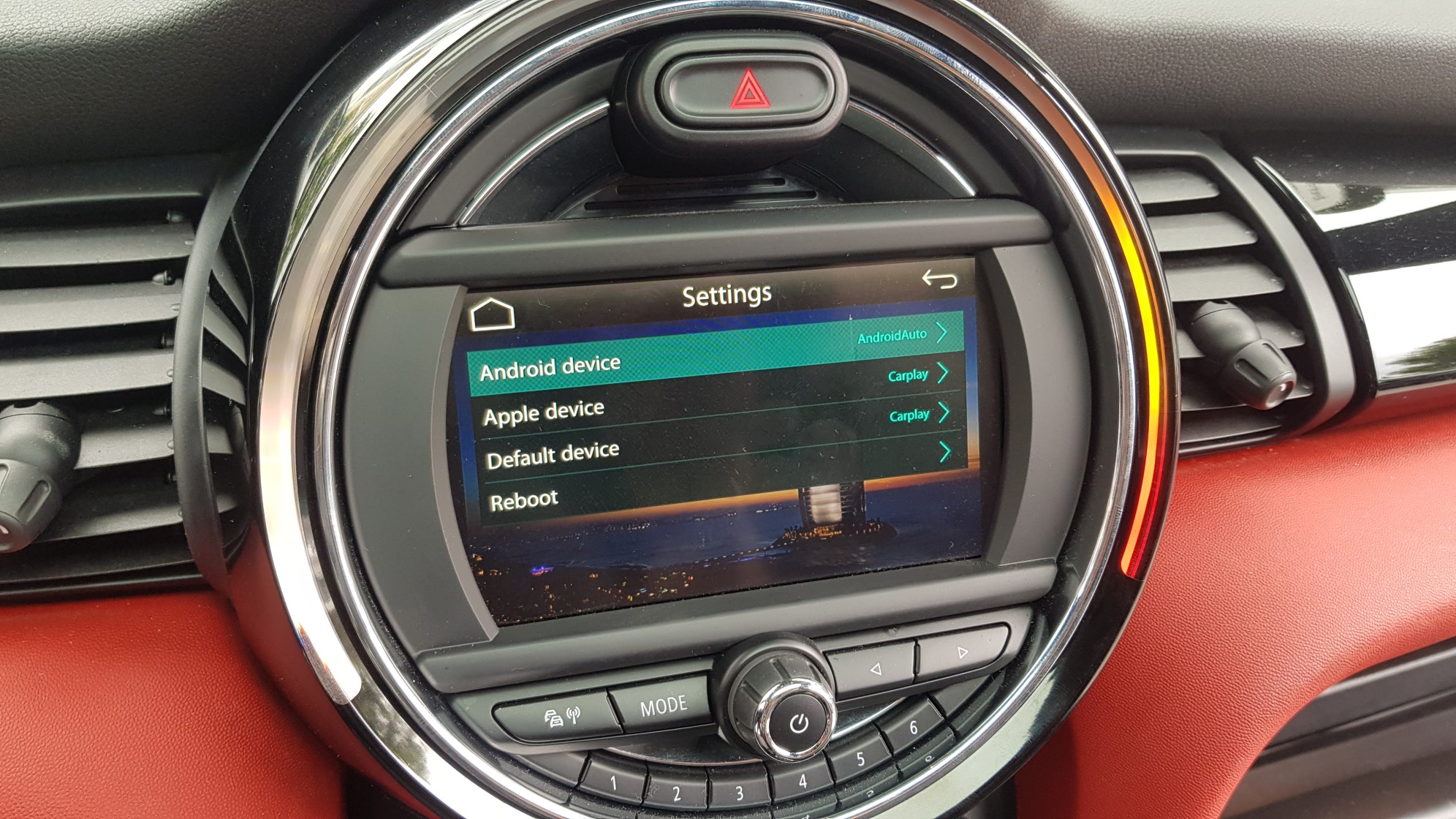 Mini Cooper F56. Wireless Apple Car Play, Android Auto, Media Player