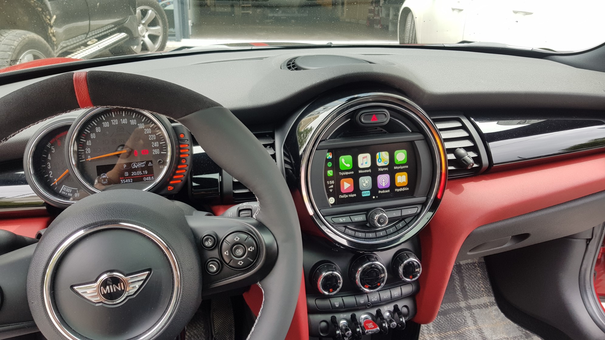 Mini Cooper F56. Wireless Apple Car Play, Android Auto, Media Player