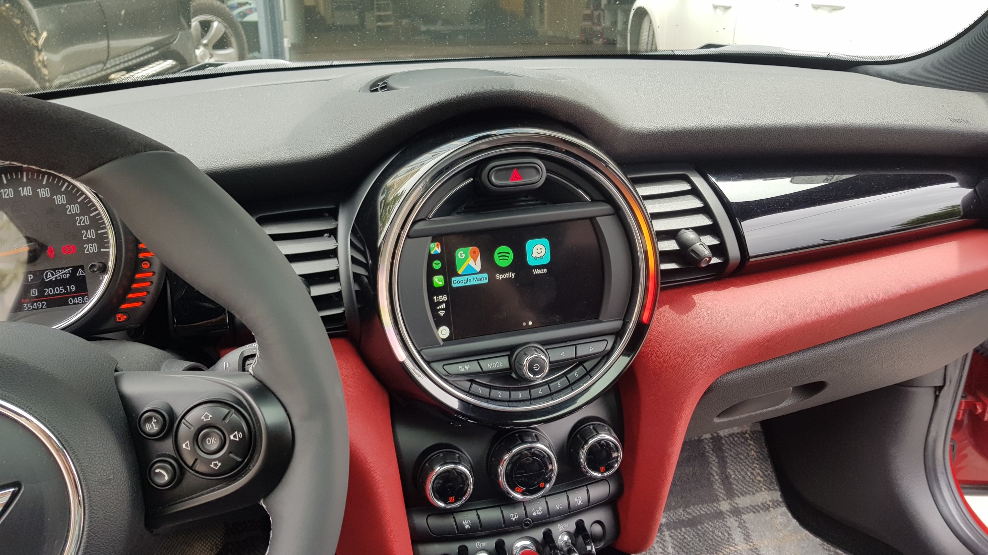 Mini Cooper F56. Wireless Apple Car Play, Android Auto, Media Player