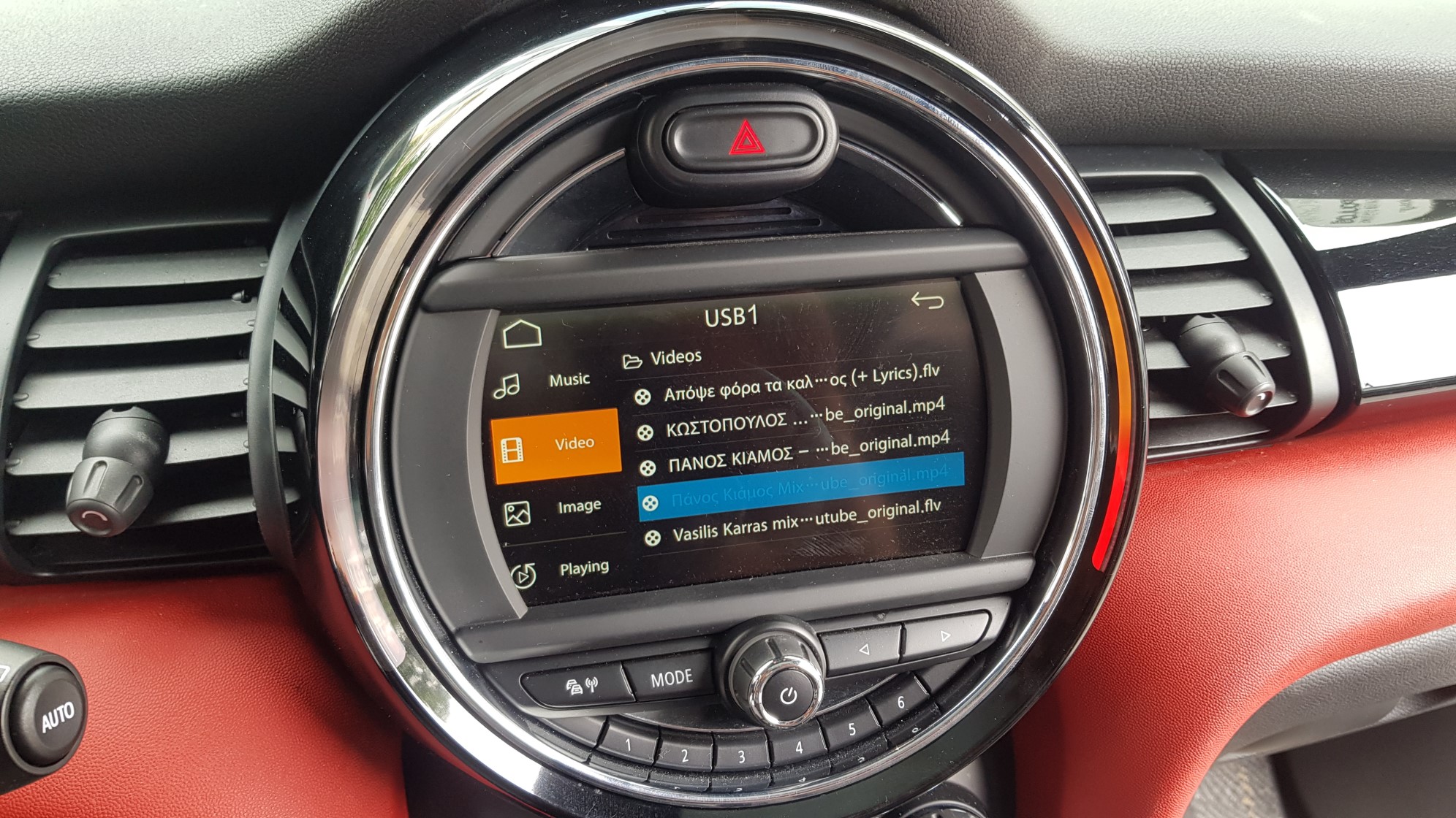 Mini Cooper F56. Wireless Apple Car Play, Android Auto, Media Player