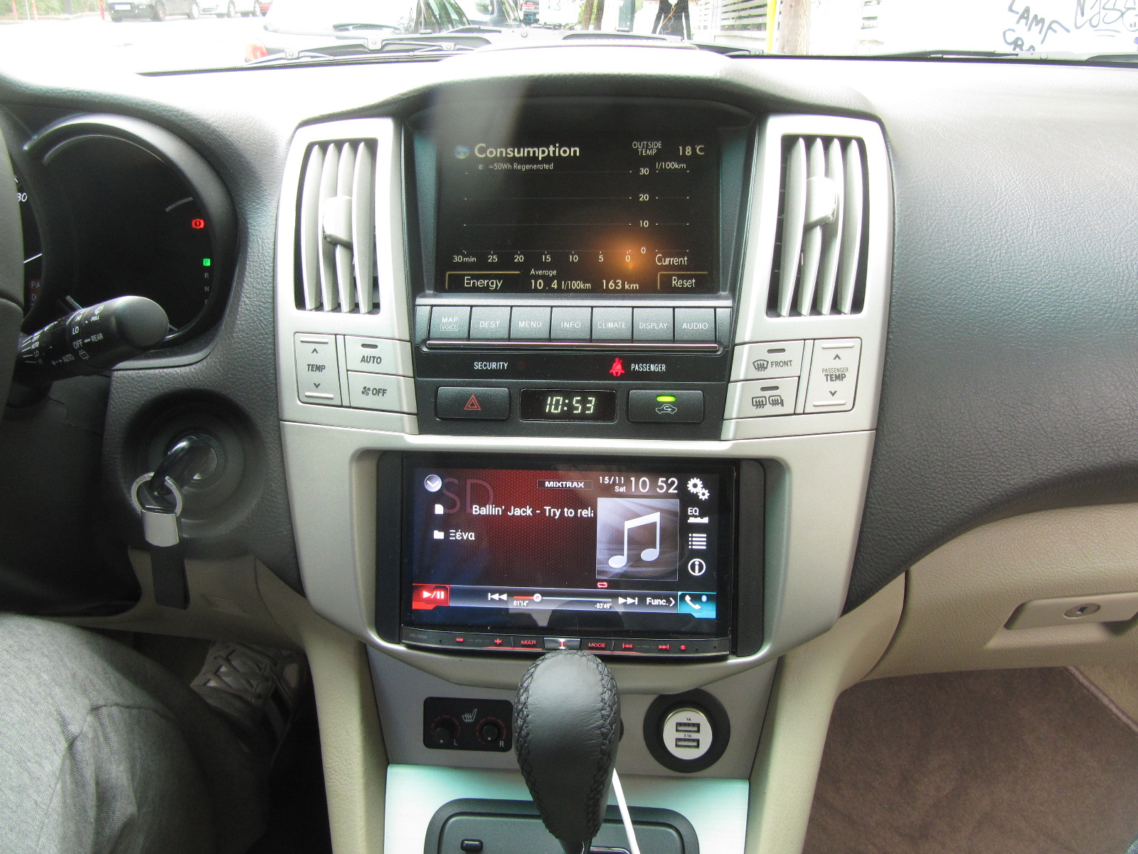 Lexus RX 400h, Pioneer AVICF60DAB, Apple CarPlay.