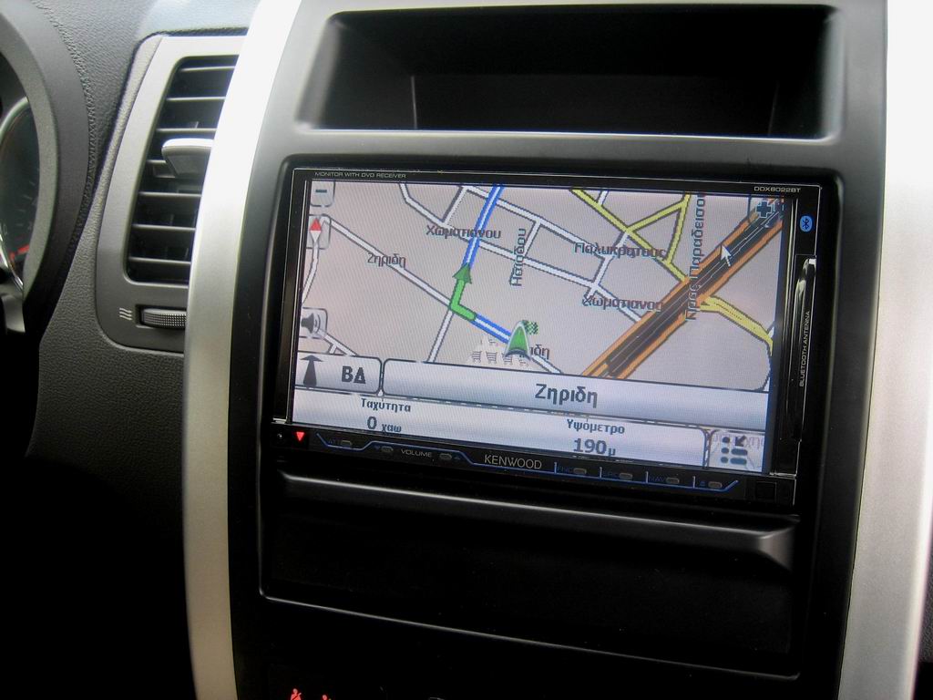 Nissan XTrail. Car Cinema kenwood DDX8022BTNavibox.