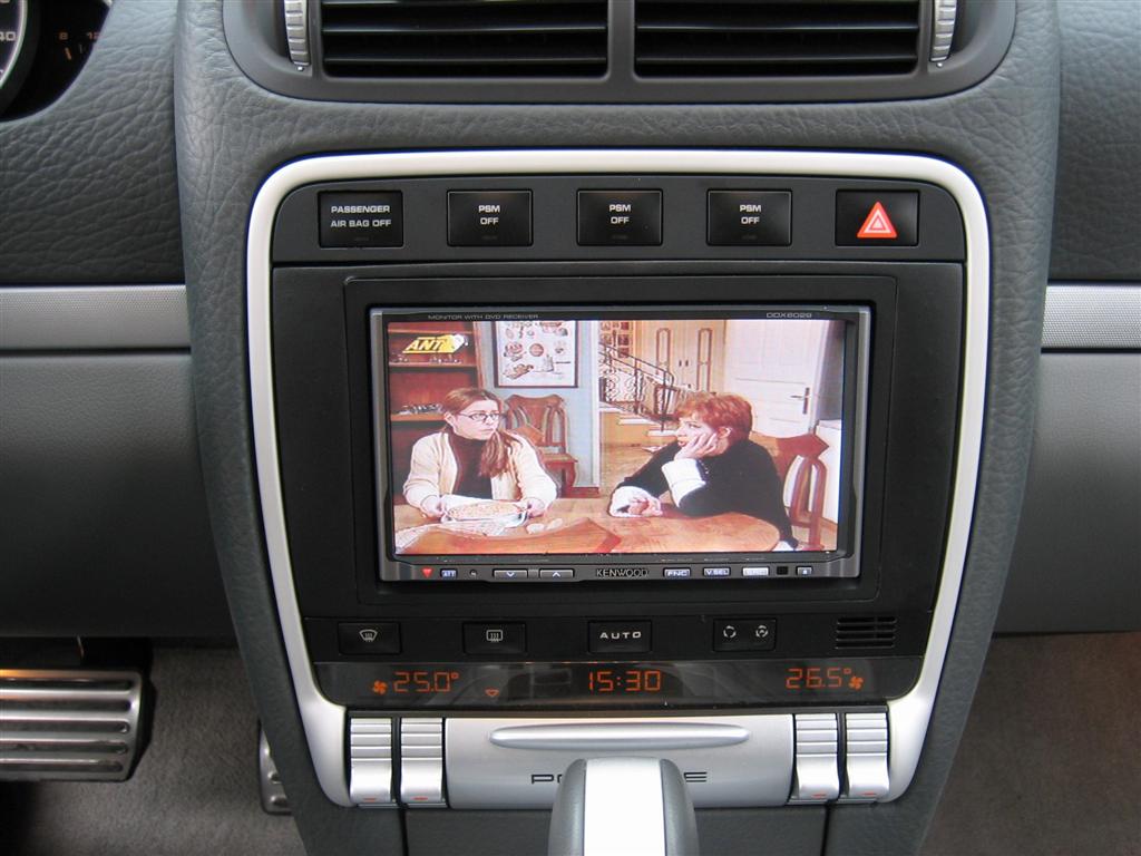 Porsche Cayenne. Car Cinema & Navigation Kenwood DNX9240BT.