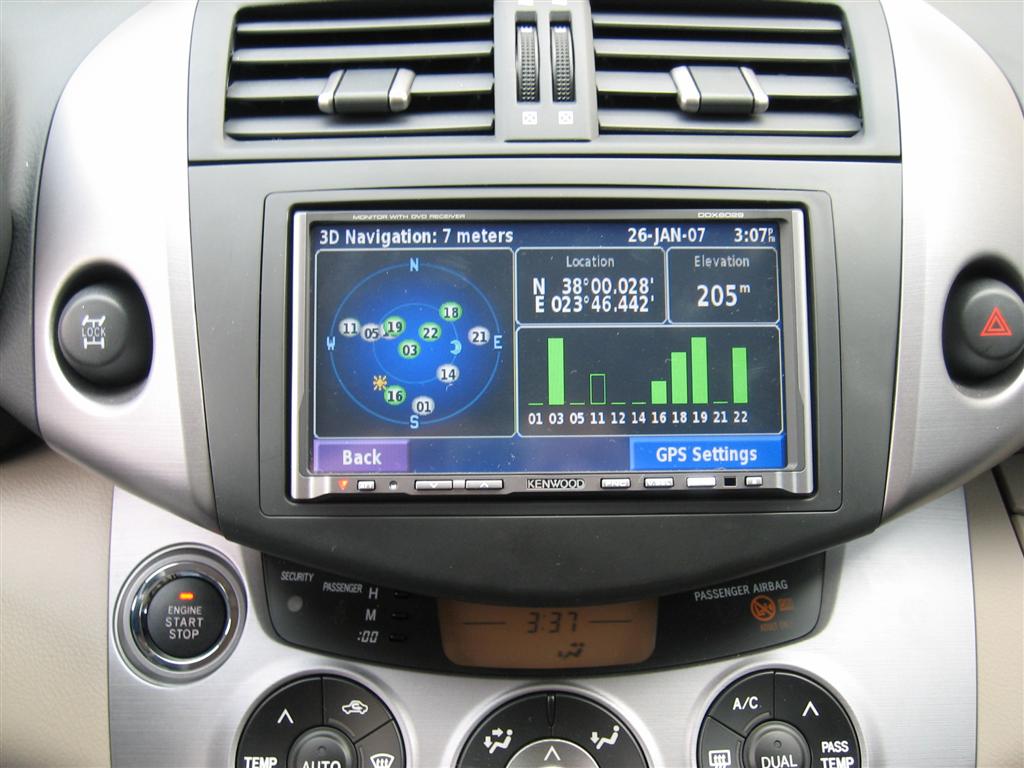 Toyota Rav 4. Car Cinema-Navigation kenwood DDX-6029 - Focal - Audisson - Xenon.
