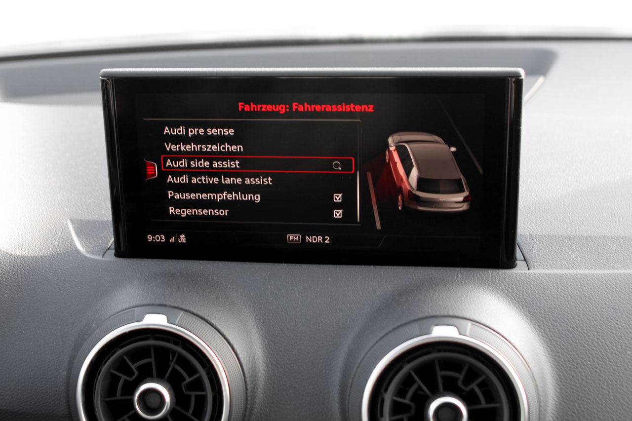 Side assist audi