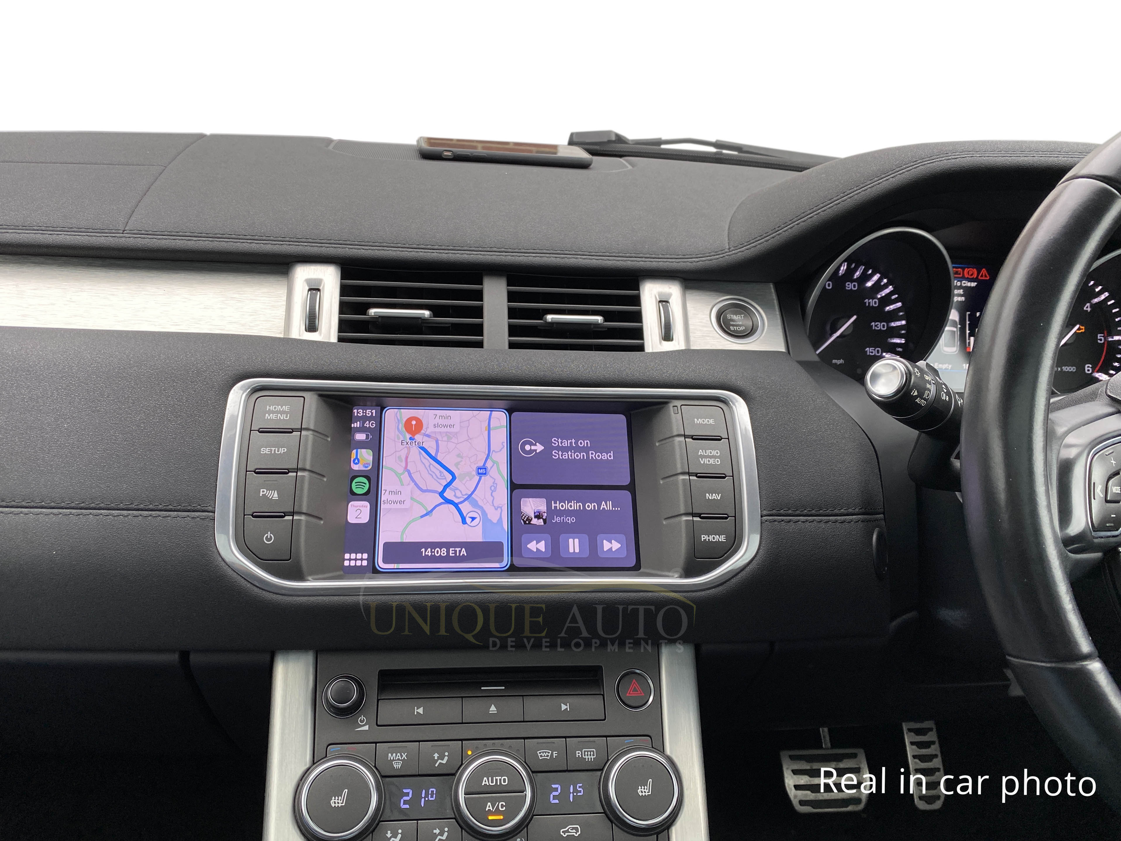 Land Rover Car Play Wireless Apple CarPlay and Android Auto Interface